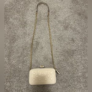 Tory Burch crossbody bag. Purchased last year but only worn ONCE.